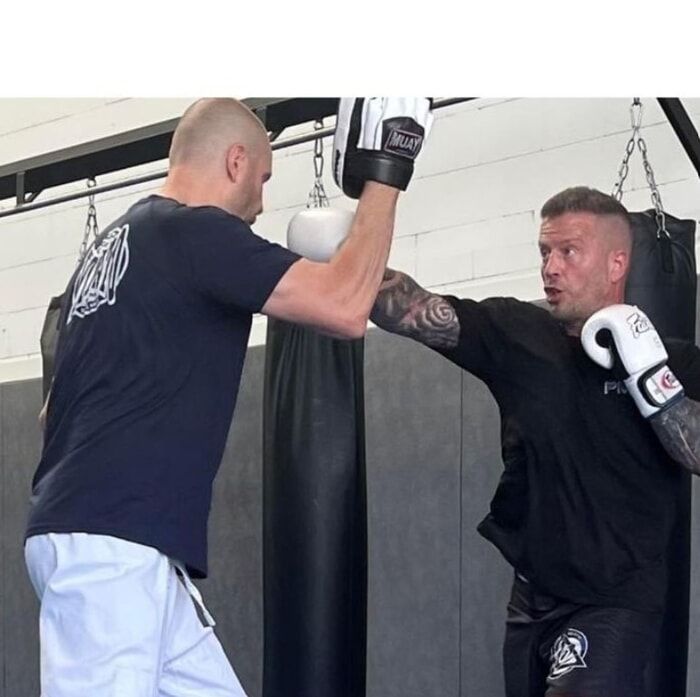 KICKBOXING CLASSES FOR ADULTS & TEENS